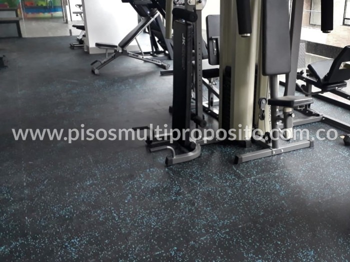 Piso MultiGym gimnasio edificio residencial. Bogotá - 2020