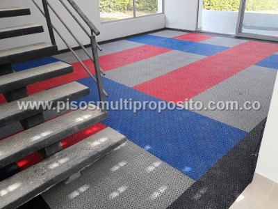 Piso MultiUsos salón casa campestre. Cundinamarca - 2018